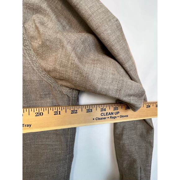 Patagonia Men's Size Large Tan Long Sleeve Button Up Shirt - Picture 4 of 7